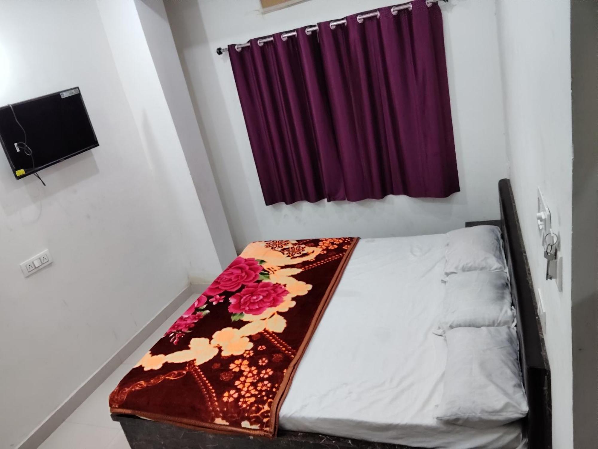 Hotel Satyendra Deoghar Room photo